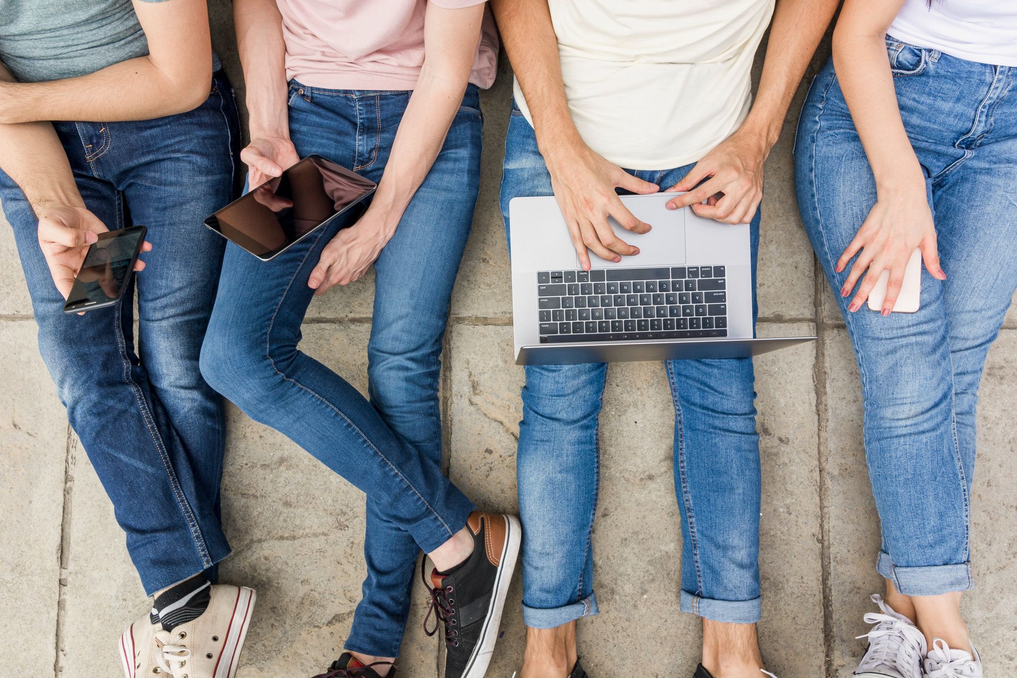 A diákok fele sem látja derűsen a jövőjét, inkább vállalkoznának, mint tanulnának