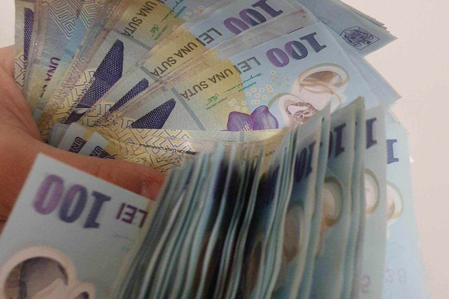 Havi 250 000 lejt meghaladó igazgatói fizetések is vannak az állami vállalatoknál, mutatunk néhányat