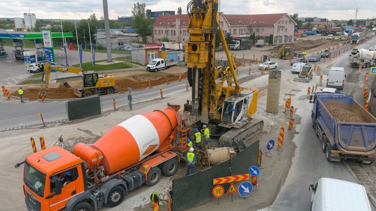 Folyamatban vannak a munkálatok a fugyivásárhelyi elkerülőút egyik csomópontjánál