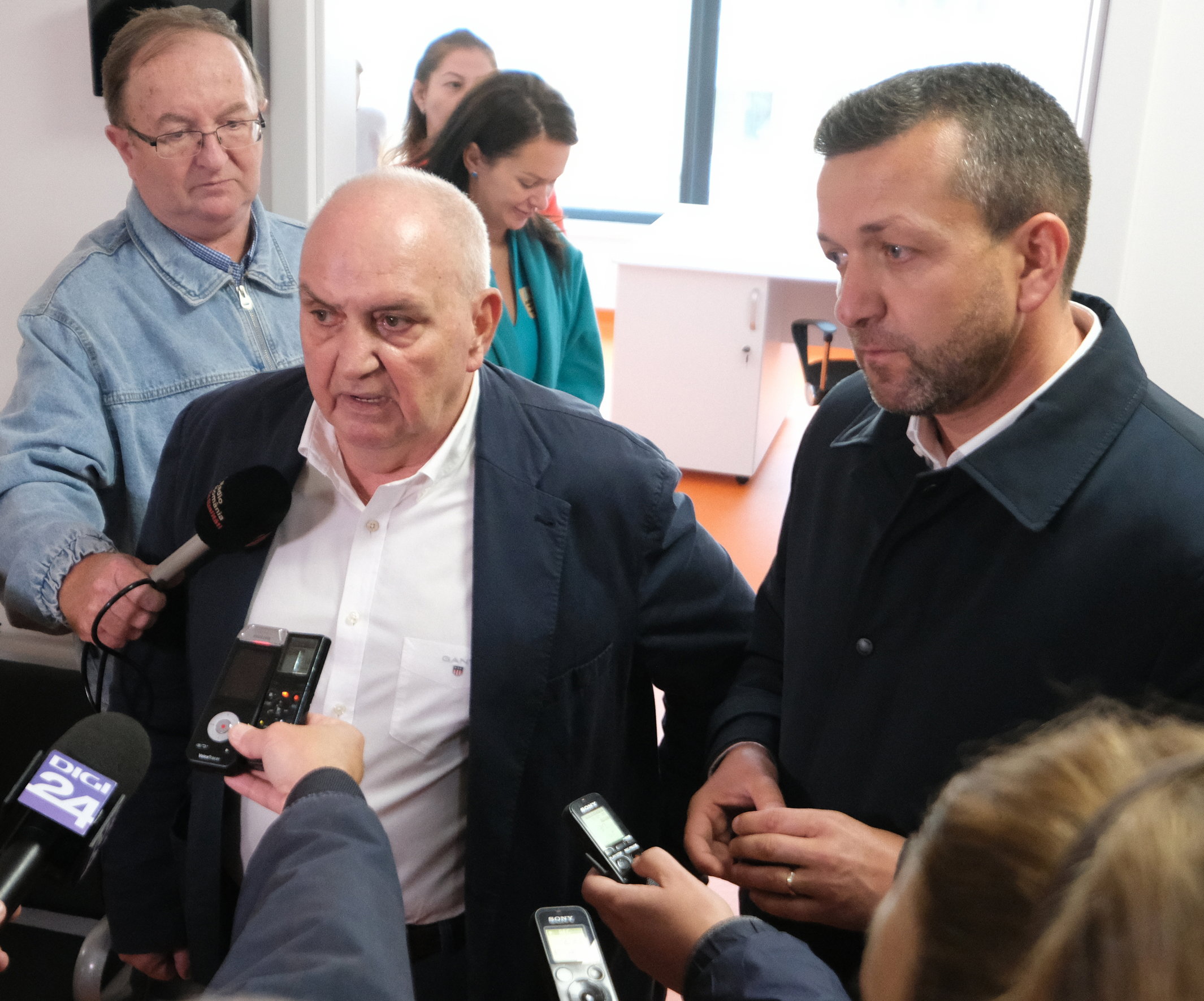 Hat hónapig Gheorghe Carp marad a kórházigazgató