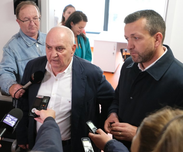 Hat hónapig Gheorghe Carp marad a kórházigazgató