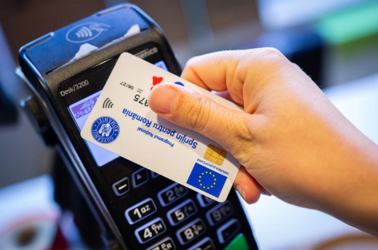Átutalták az alapélelmiszerekre és meleg ételre költhető támogatás első részletét