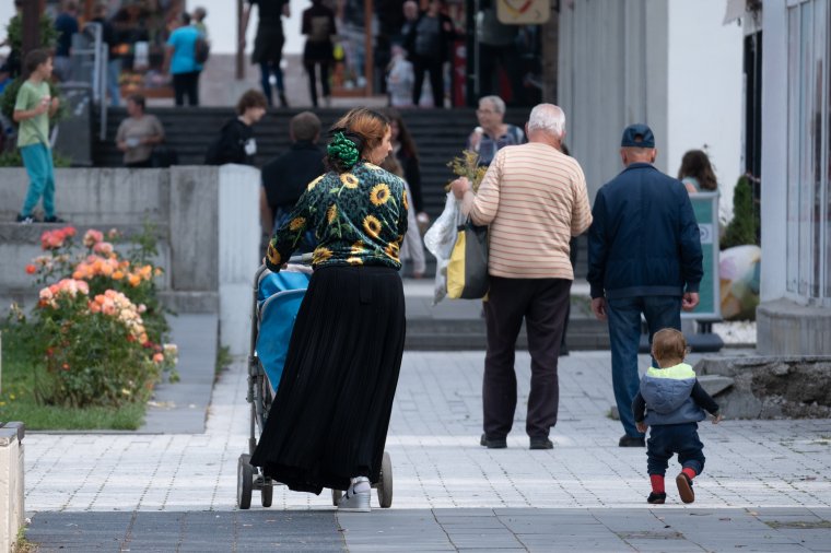 Felmérés: A romániaiak háromnegyede úgy véli, hogy Románia rossz irányba halad