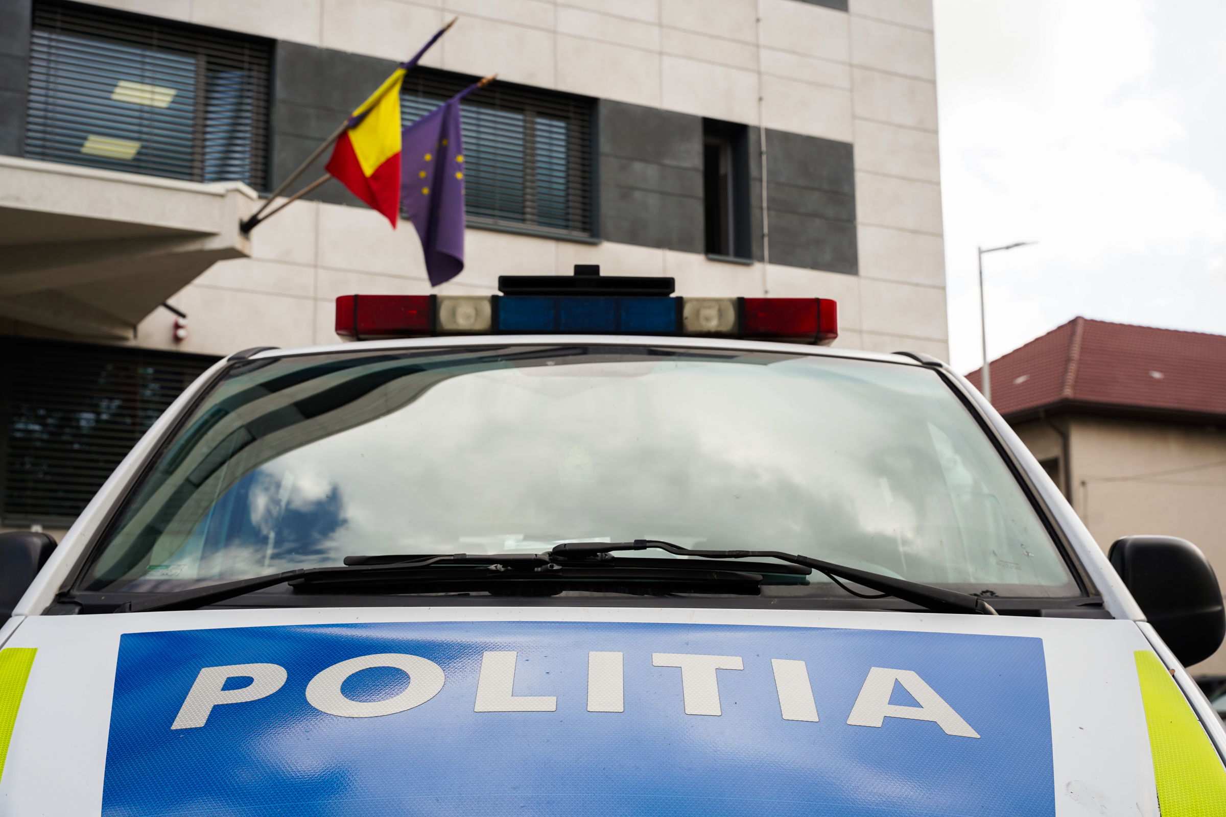 Hazáig vezette a lopott rendőrautót egy Olt megyei férfi