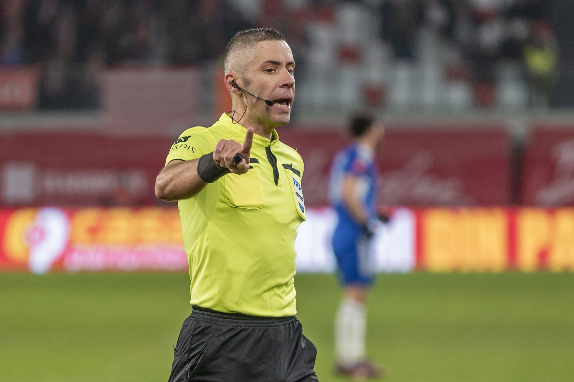 Ebben a szezonban már nem vezethet meccset a hatalmasat hibázó román bíró (videóval)