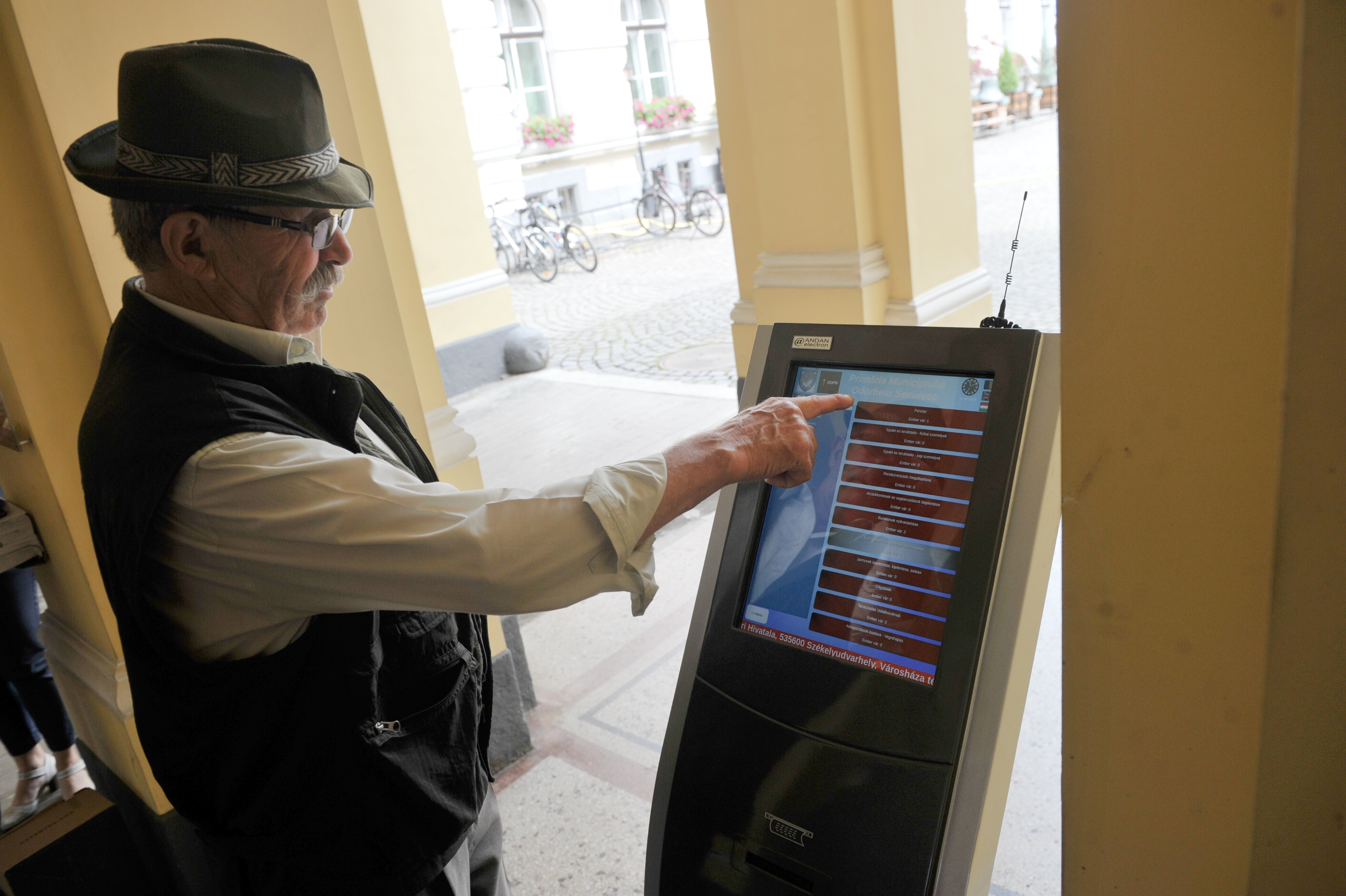 Hónapok vagy néhány nap? Megnéztük, mely ügyeknél kell ma a legtöbbet várni Romániában