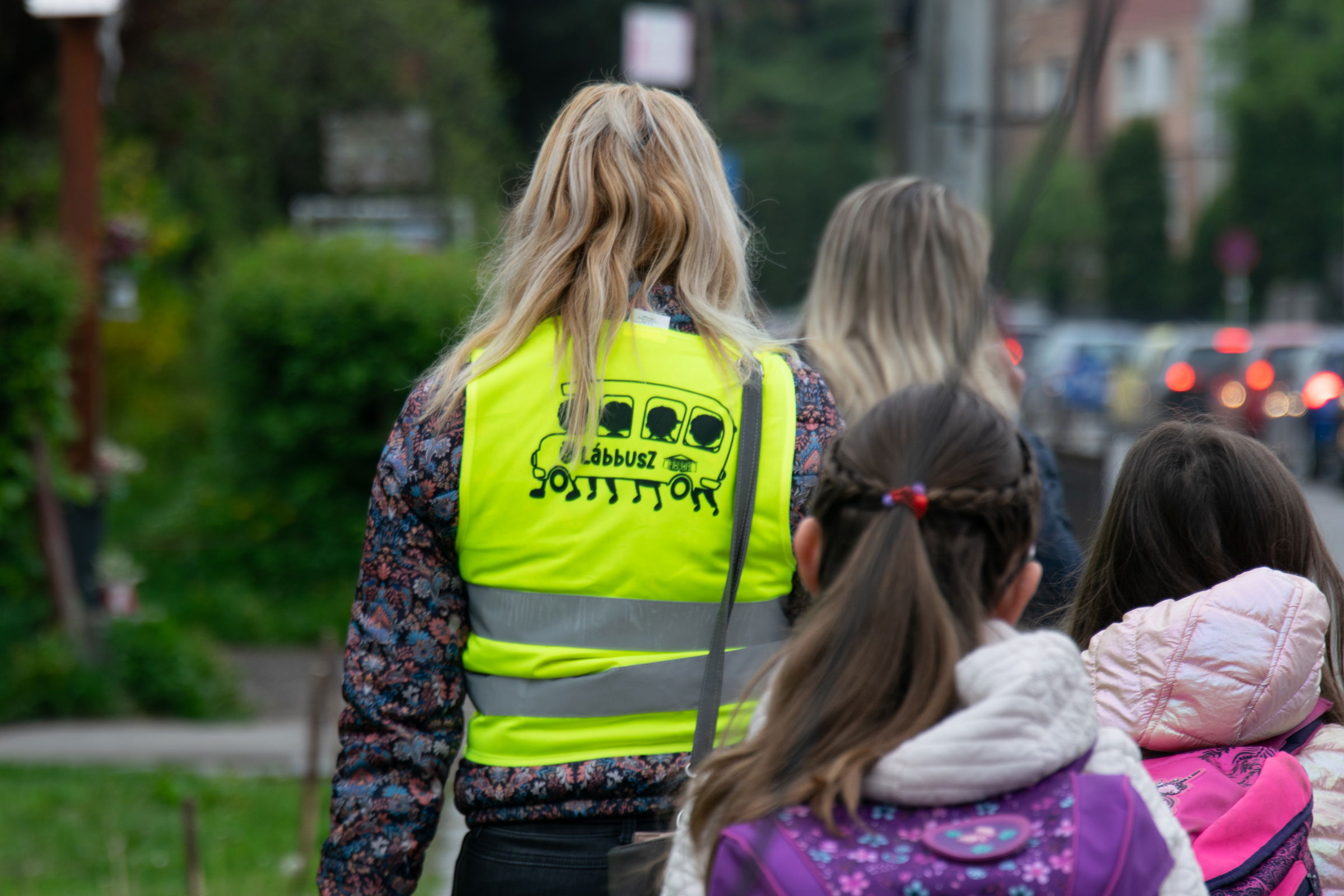 Lábbusz „viszi” iskolába a székelyhídi kisdiákokat