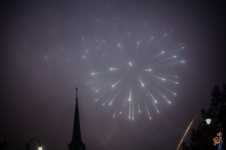 Újabb város csatlakozott a tűzijátékmentes szilveszterhez