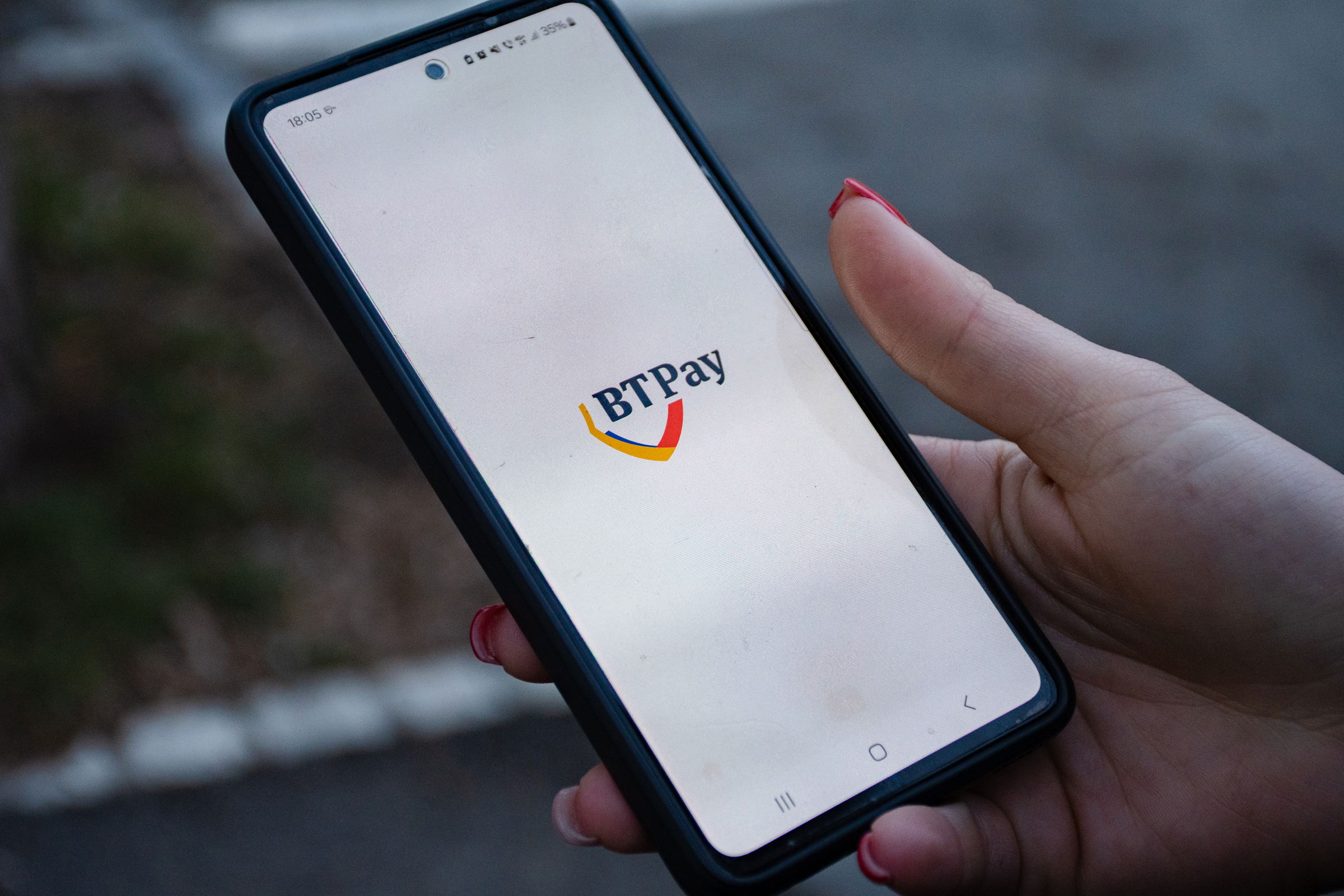 Pénzügyi adatokat megszerző csalásokra figyelmeztet az egyik romániai bank