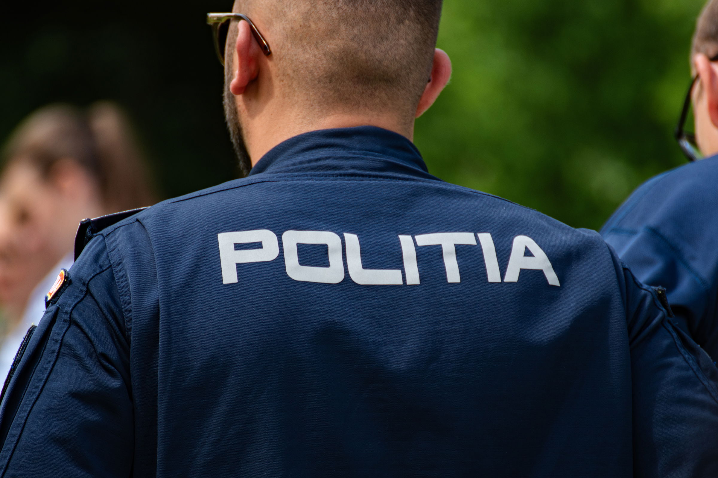 Megkéseltek egy rendőrt, miközben rendezni próbált egy konfliktust két férfi között