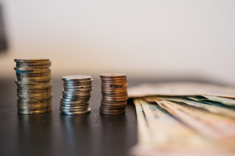 Történelmi mélypontra került a lej az euróhoz képest