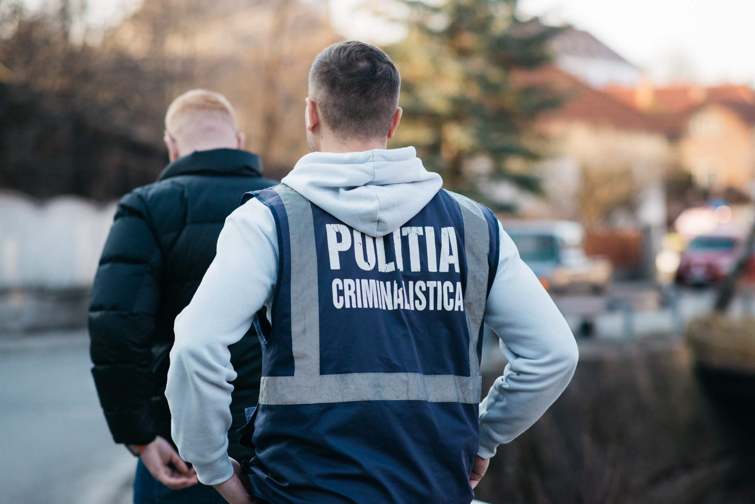 Egy fiatal férfit találtak holtan egy nagyváradi lakásban