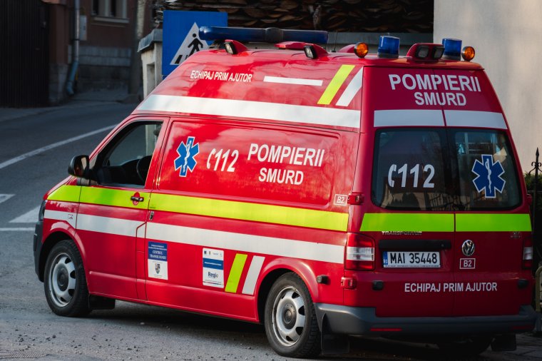 Súlyos baleset történt Püspökfürdőn, több személyt kórházba szállítottak