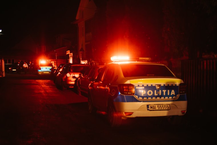 Kisbusz és személyautó ütközött, nyolc kiskorú is megsérült a balesetben