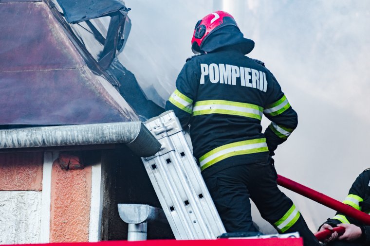 Húsvétvasárnap sem pihenhettek: több mint 1500 esethez vonultak a katonai tűzoltók