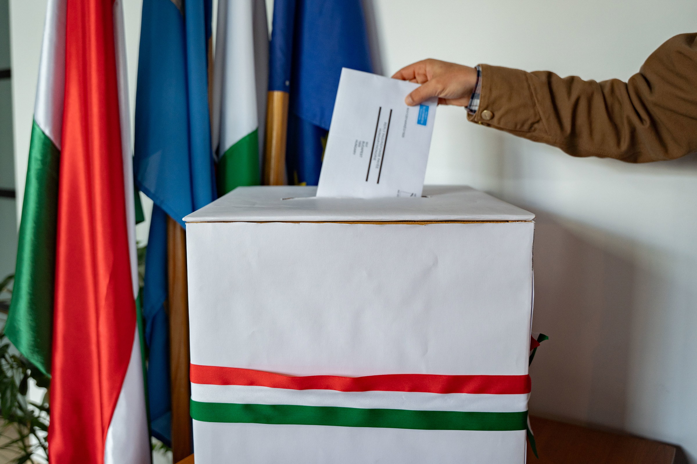 Így oszlottak meg a külhoni magyarok levélszavazatai a pártok között