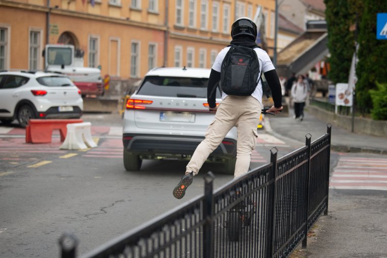 Rolleres bírságok: akár 1730 lejbe is kerülhet egy szabályszegés