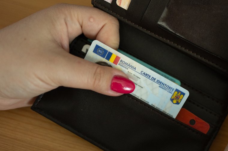 Emlékeztető: már csak két hétig ingyenes az elektronikus személyi