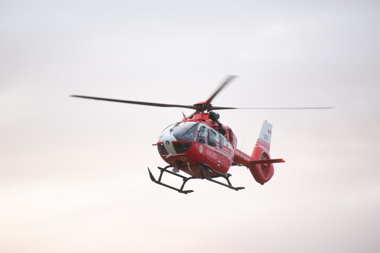 Súlyosan megsérült egy elektromos rolleres férfi Papfalván, mentőhelikopterrel szállították kórházba