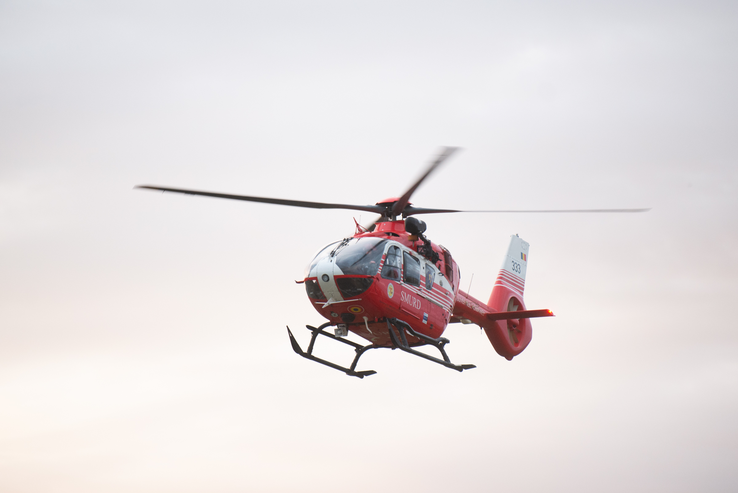 Súlyosan megsérült egy elektromos rolleres férfi Papfalván, mentőhelikopterrel szállították kórházba