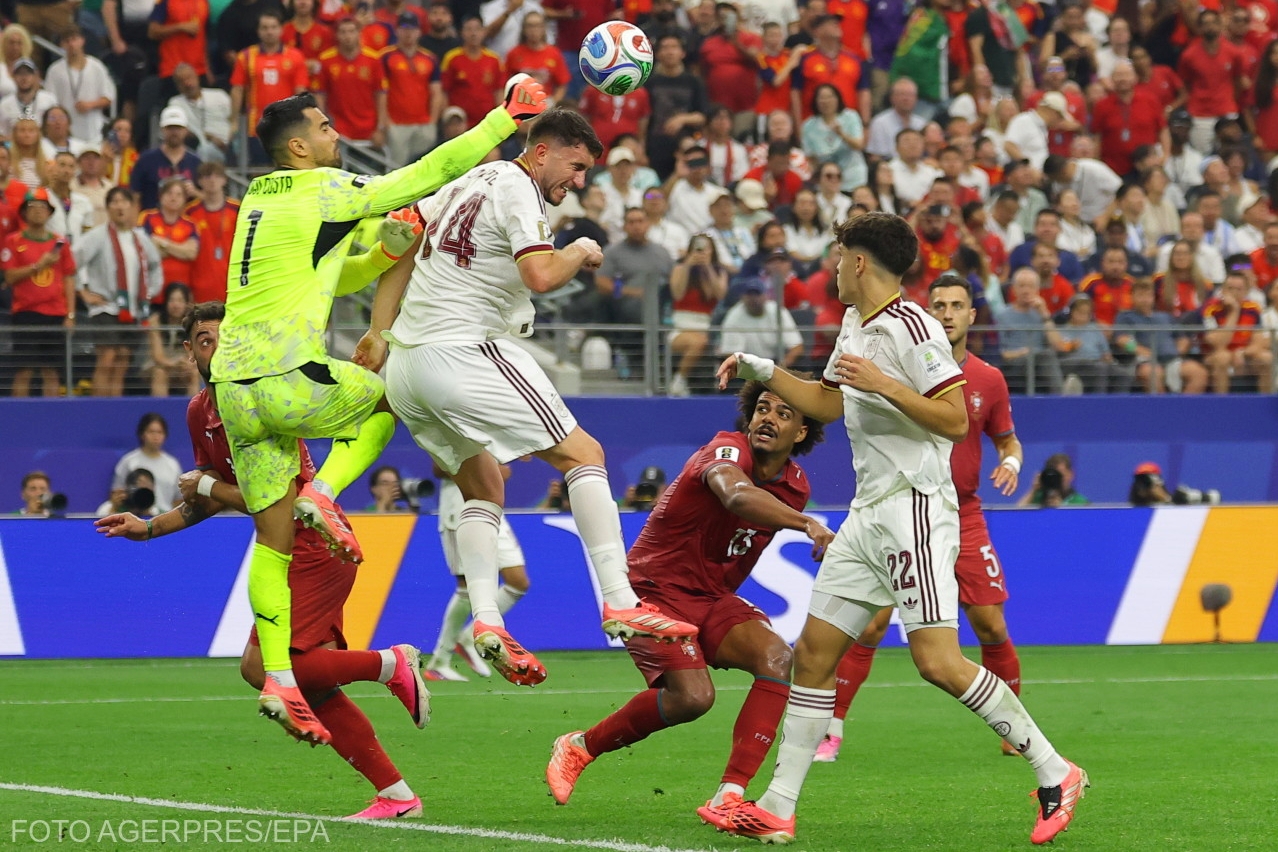 Ronaldo búcsúzott, Trump sem állíthatta meg a belgákat