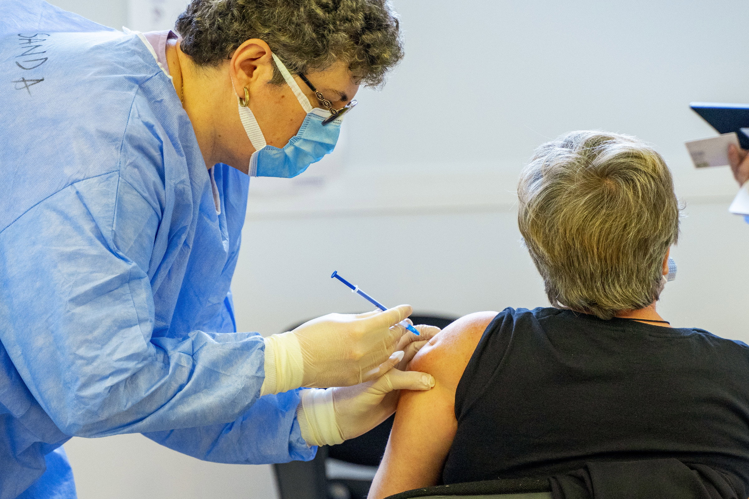 Nicușor Dan: A Pfizer vakcinák beszerzésével kapcsolatos minden információt nyilvánosságra kell hozni