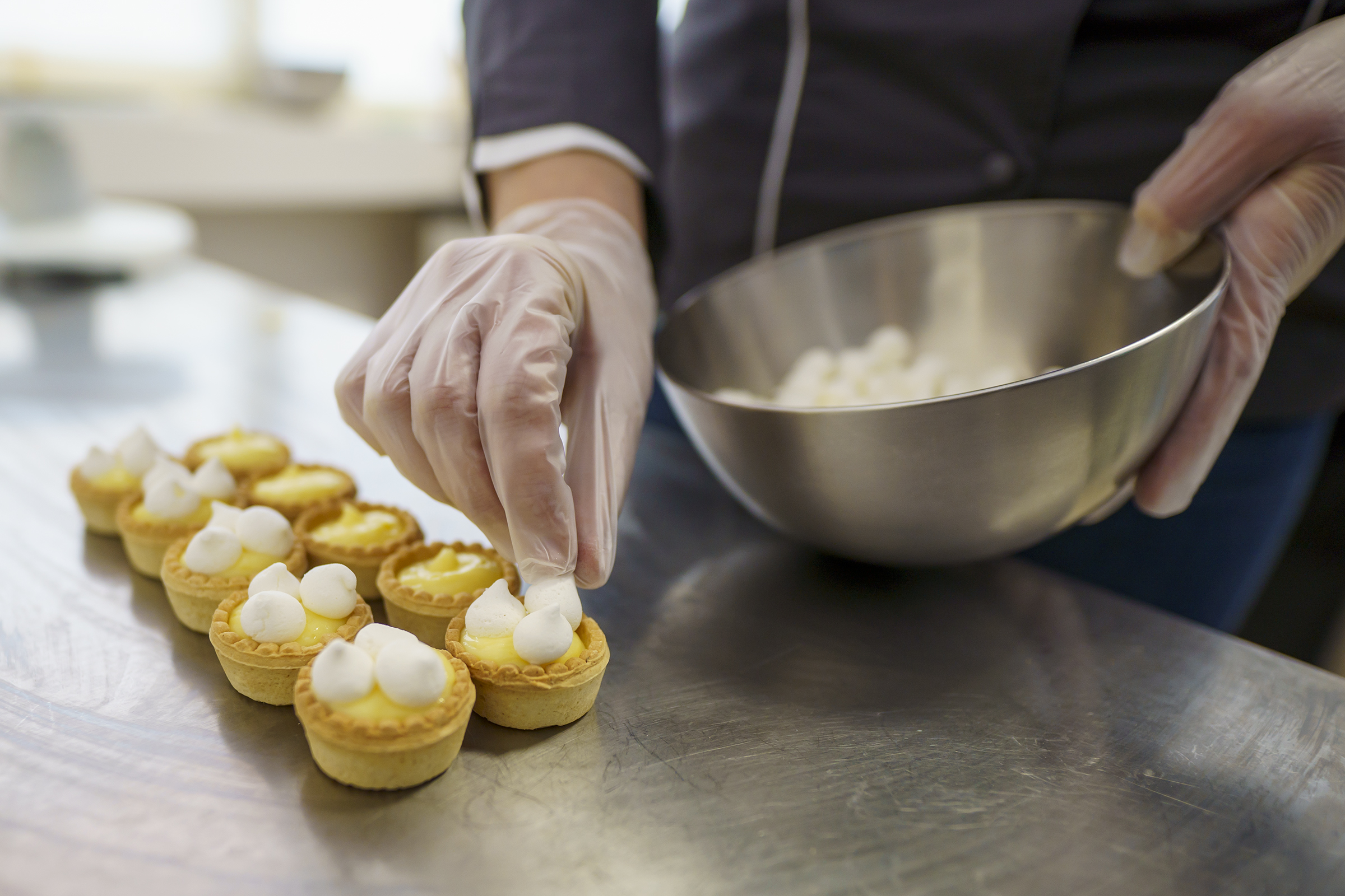 Ingyenes felnőttképzéseket hirdet az ANOFM, ezekre lehet jelentkezni