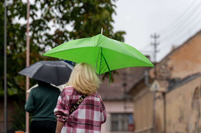 Zivatarokra figyelmeztető riasztást adtak ki a meteorológusok